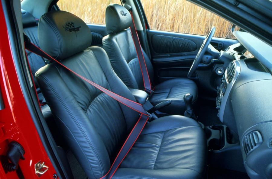  Dodge Neon 2000 года  (фото 11 из 29)